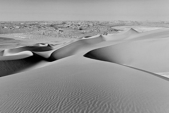 Wydmy pustynne o wysokości 300m. w Liwa, Emiraty Arabskie, 2014